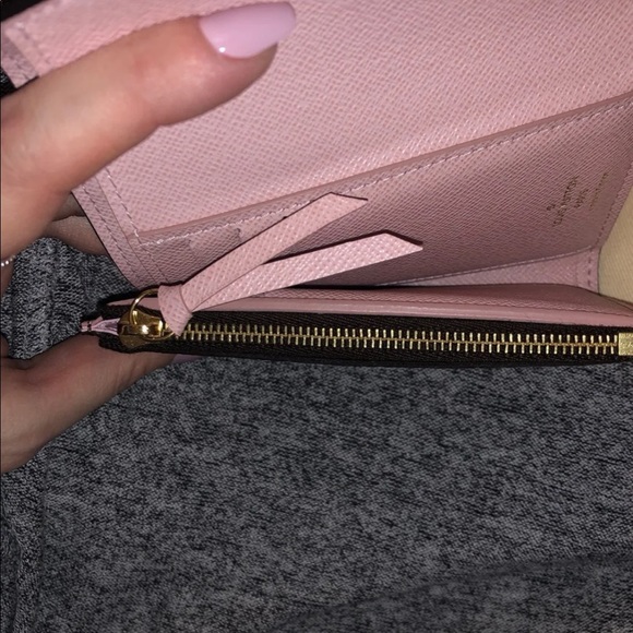 Louis Vuitton Wallet - Picture 9 of 13